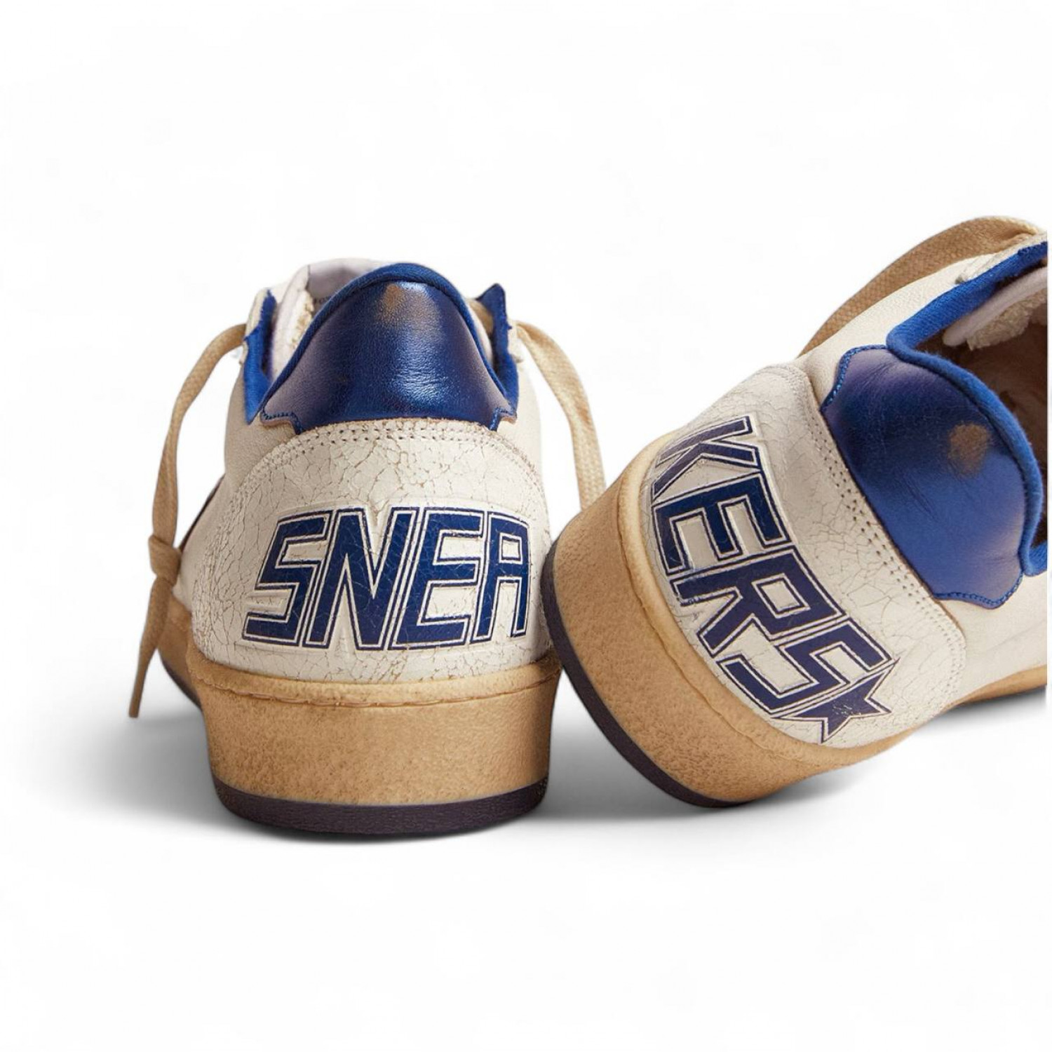 GOLDEN GOOSE BALL STAR IN WHITE NAPPA WITH BLUE STAR AND HEEL TAB